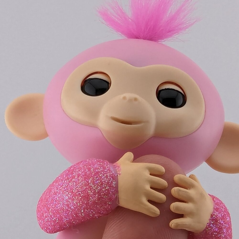 WowWee Fingerlings Glitter Baby Monkey Pink